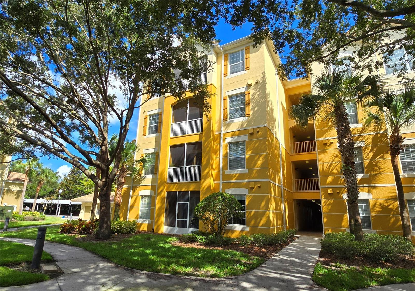 This is a Gated Condominium in convenient Metrowest. This well maintained rented condominium at Stonebridge Reserve brings an open floor plan with spacious great room area followed by a gorgeous kitchen with granite counter tops, hard wood cabinets, split floor plan with extended master Suite with garden tub and separate shower, double vanities and a spacious walk-in closet. Close to major roads, shopping and restaurants just minutes from Universal Studios Orlando, close to Valencia Community College and minutes to downtown and easy access to I-4.
