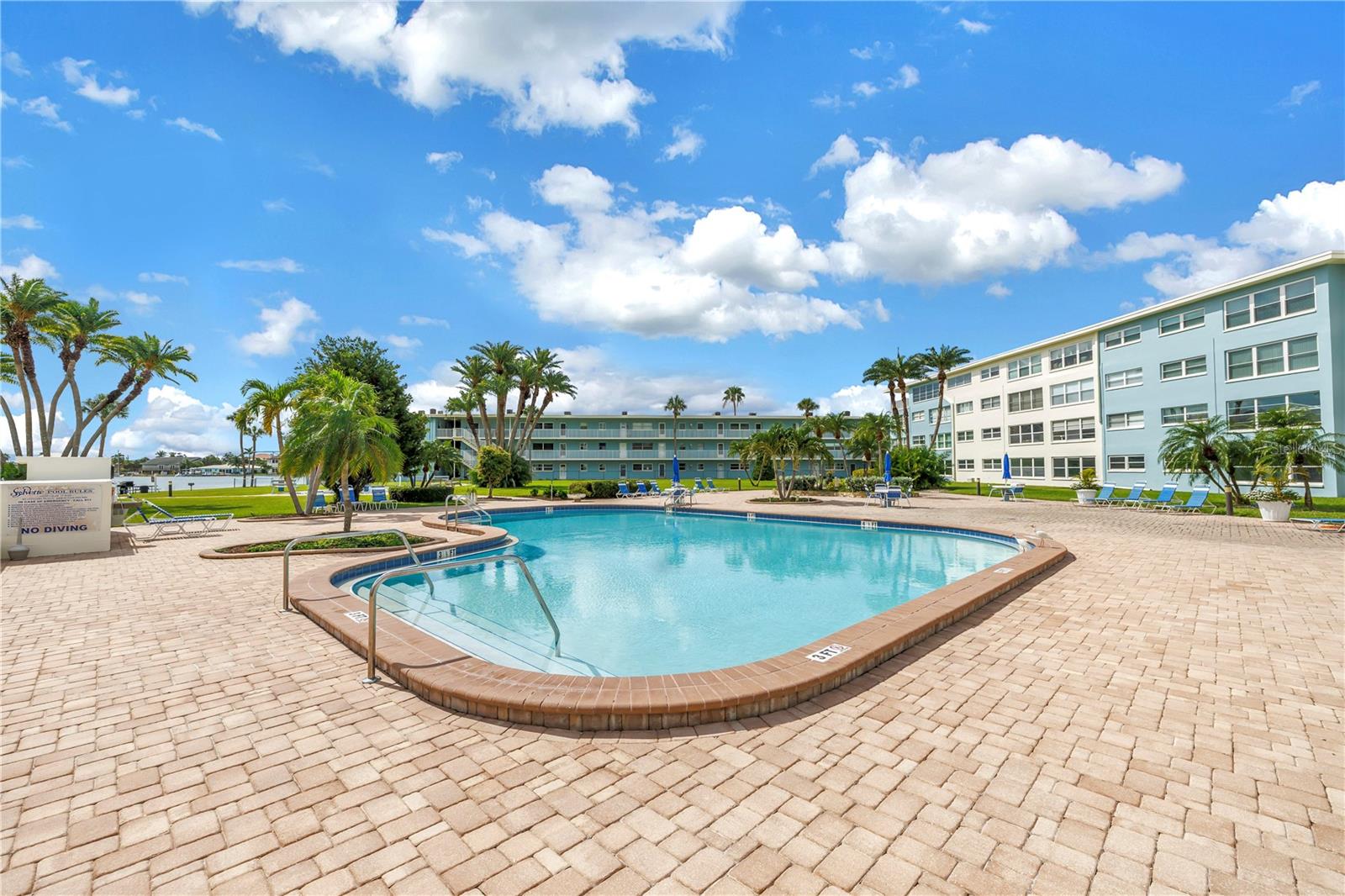 SYLVETTE CONDO - Residential