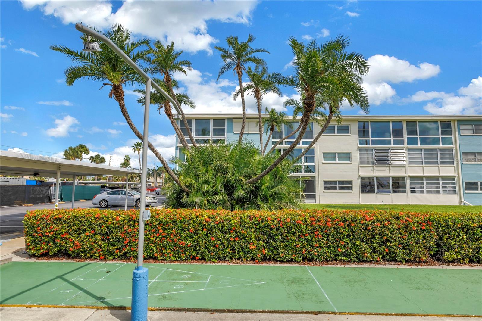 SYLVETTE CONDO - Residential