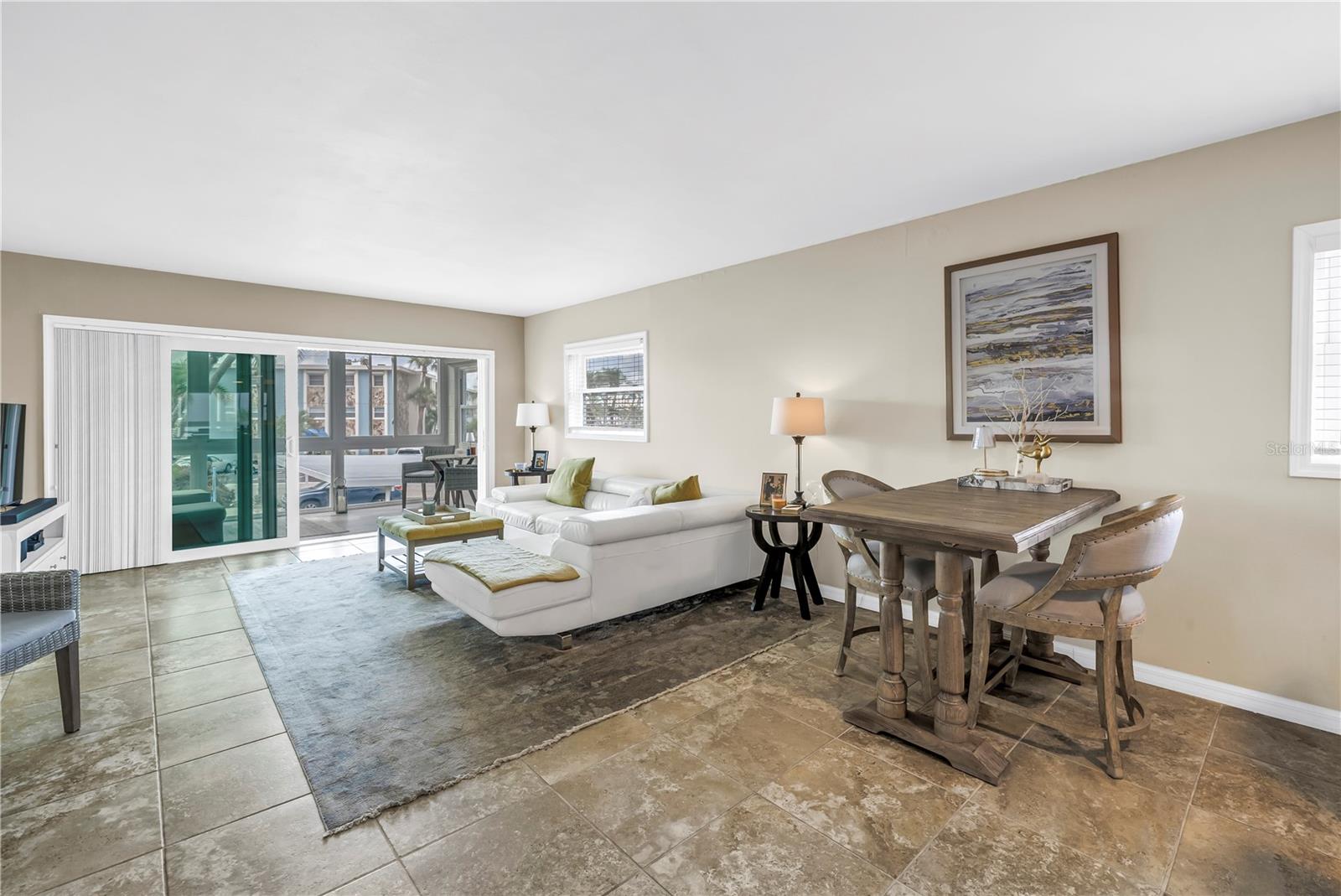 SYLVETTE CONDO - Residential