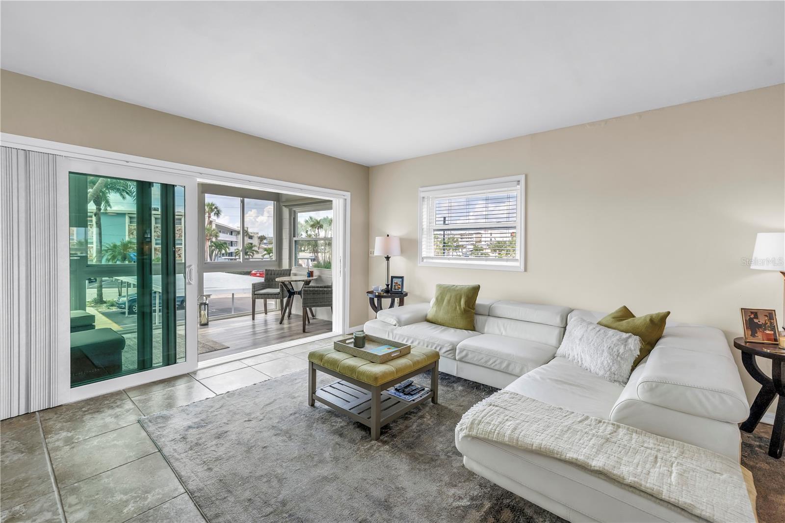 SYLVETTE CONDO - Residential