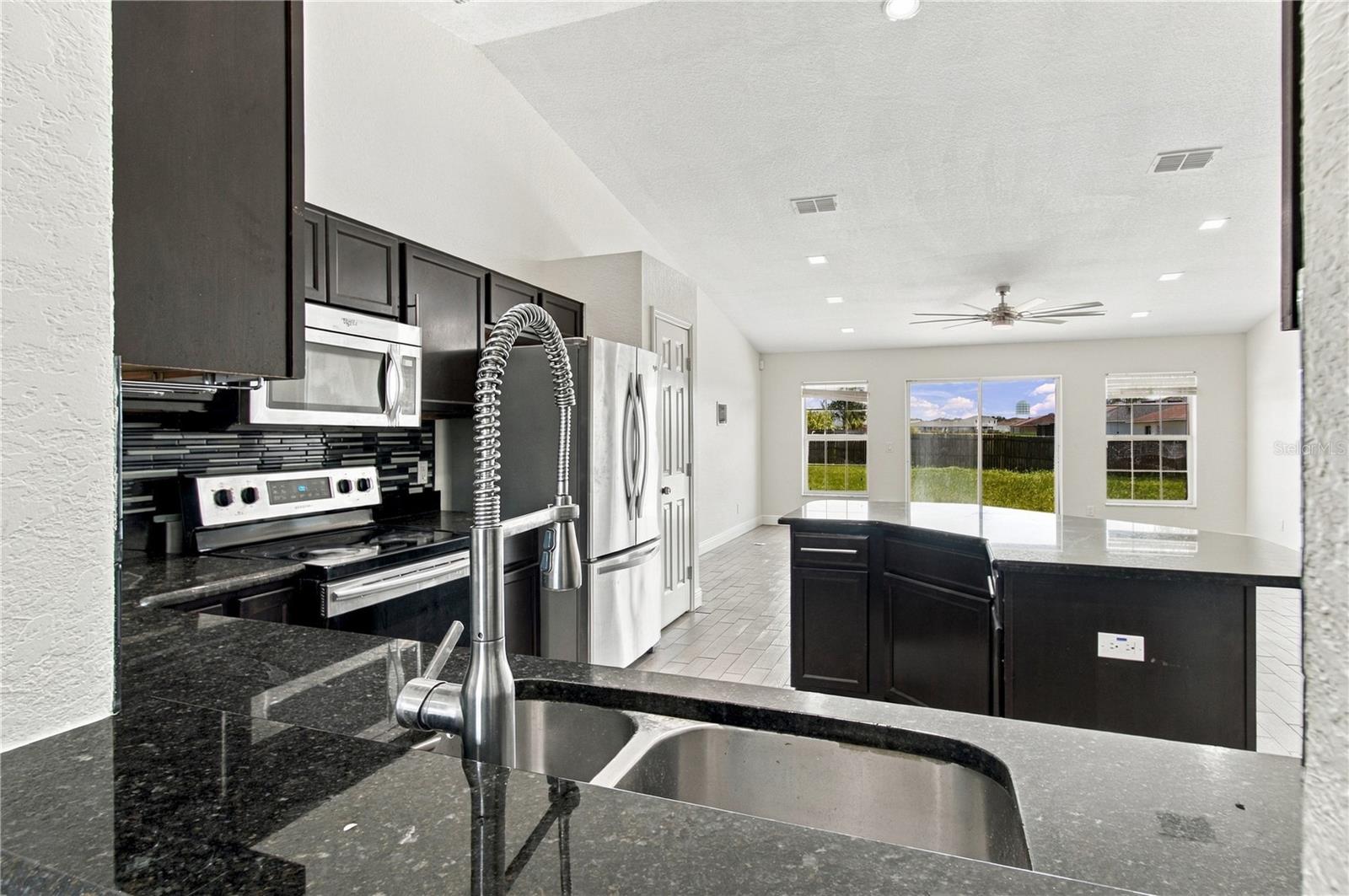 376 LAKE ELOISE POINTE DRIVE
