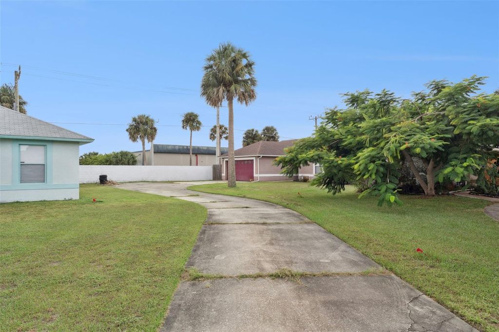 Photo of 212 S Bristol Circle, Sanford, FL 32773 (MLS # O6349345)