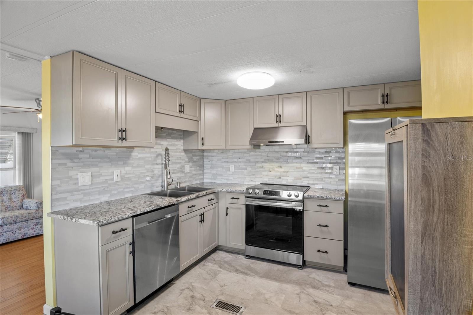 OAKWOOD ESTATES - Residential