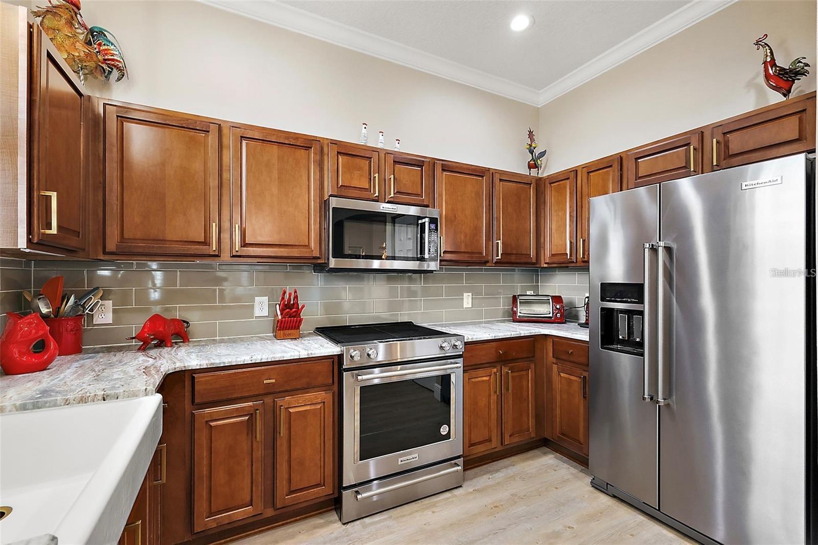 LAKESIDE LANDINGS - Residential