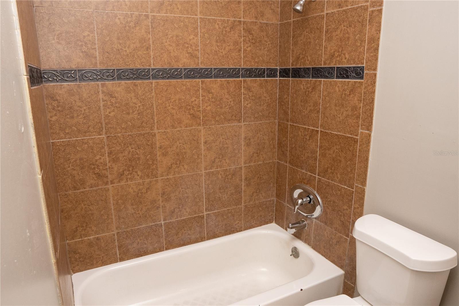 LAKE OPAL ESTATES - Residential Lease