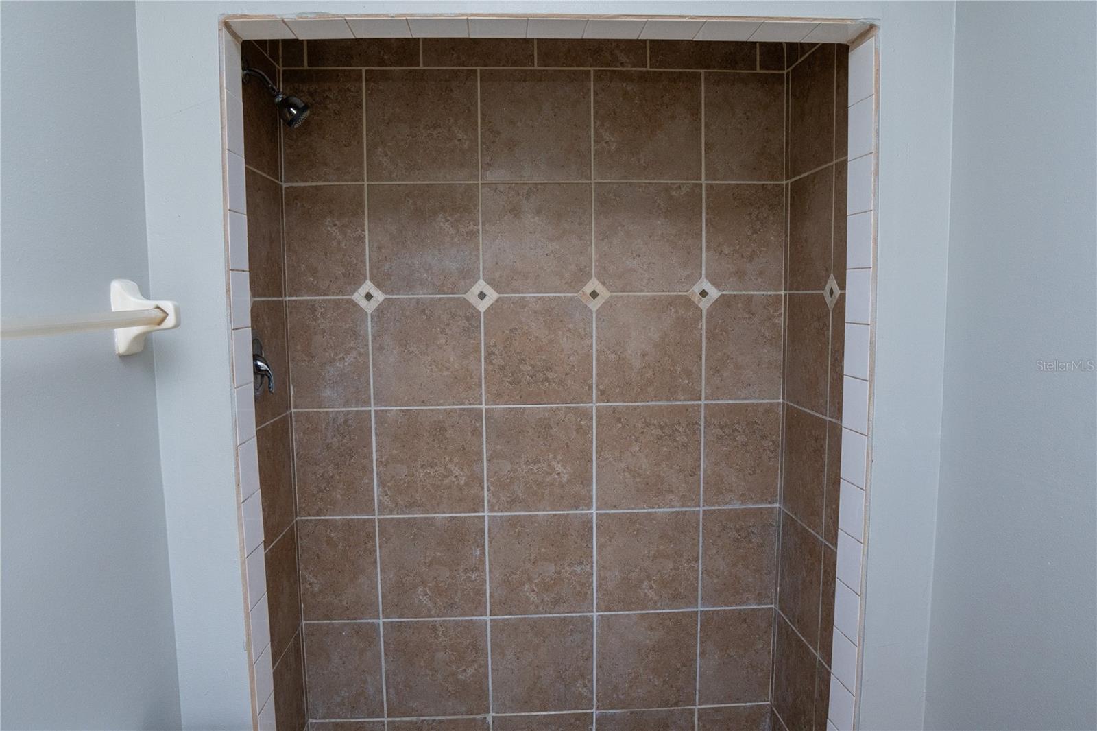 LAKE OPAL ESTATES - Residential Lease