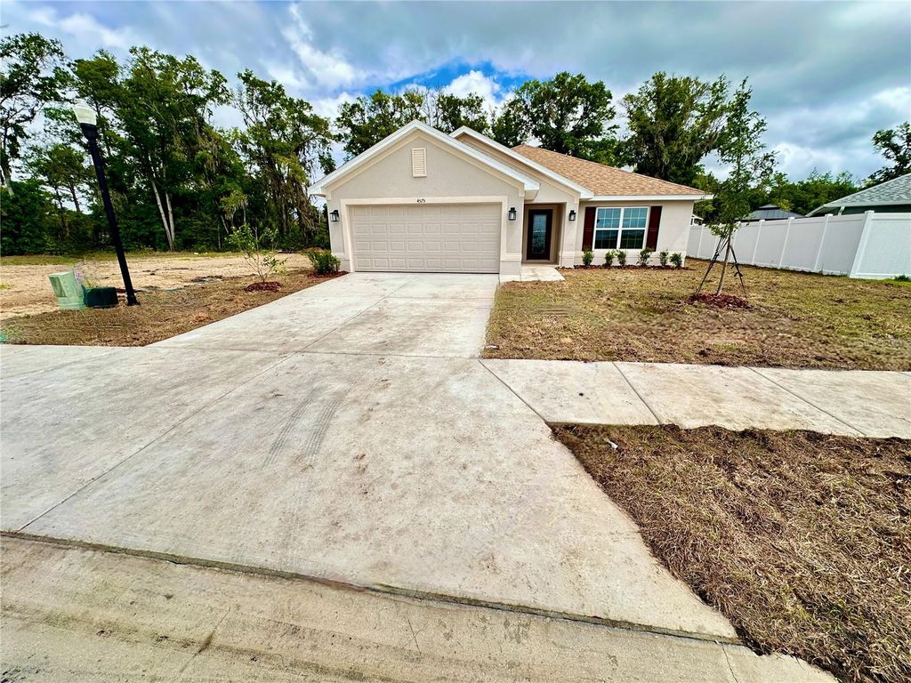 Photo of 4575 NE 32nd Place, Ocala, FL 34470 (MLS # OM723046)