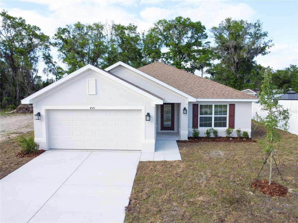 Photo of 4575 NE 32nd Place, Ocala, FL 34470 (MLS # OM723046)