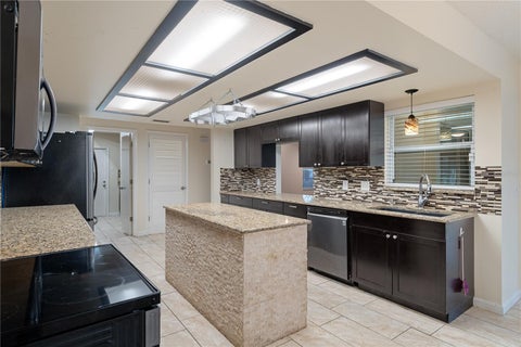 Tiny photo for 31 Mayflower Court S, Homosassa, FL 34446 (MLS # TB8556944)