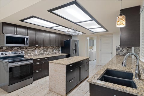 Tiny photo for 31 Mayflower Court S, Homosassa, FL 34446 (MLS # TB8556944)