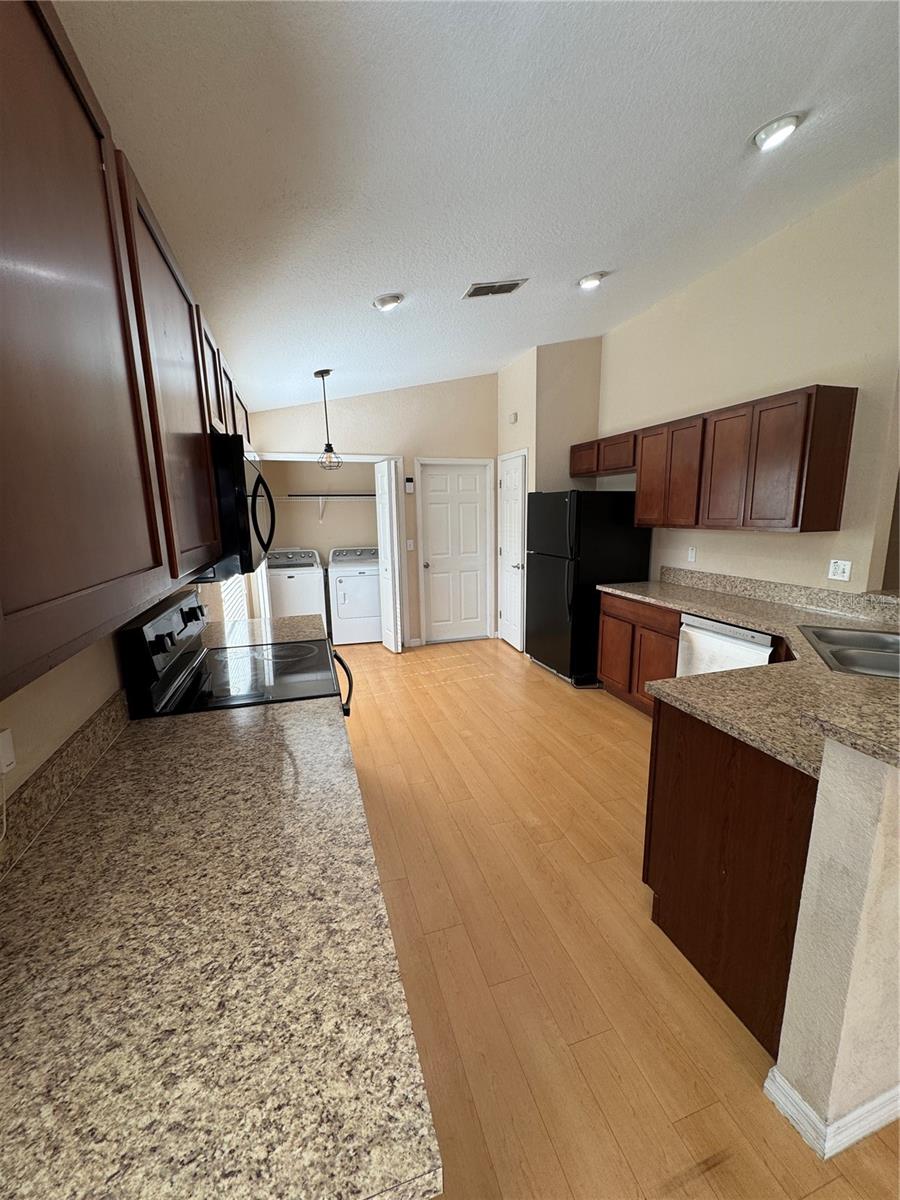 TURNER OAKS - Residential