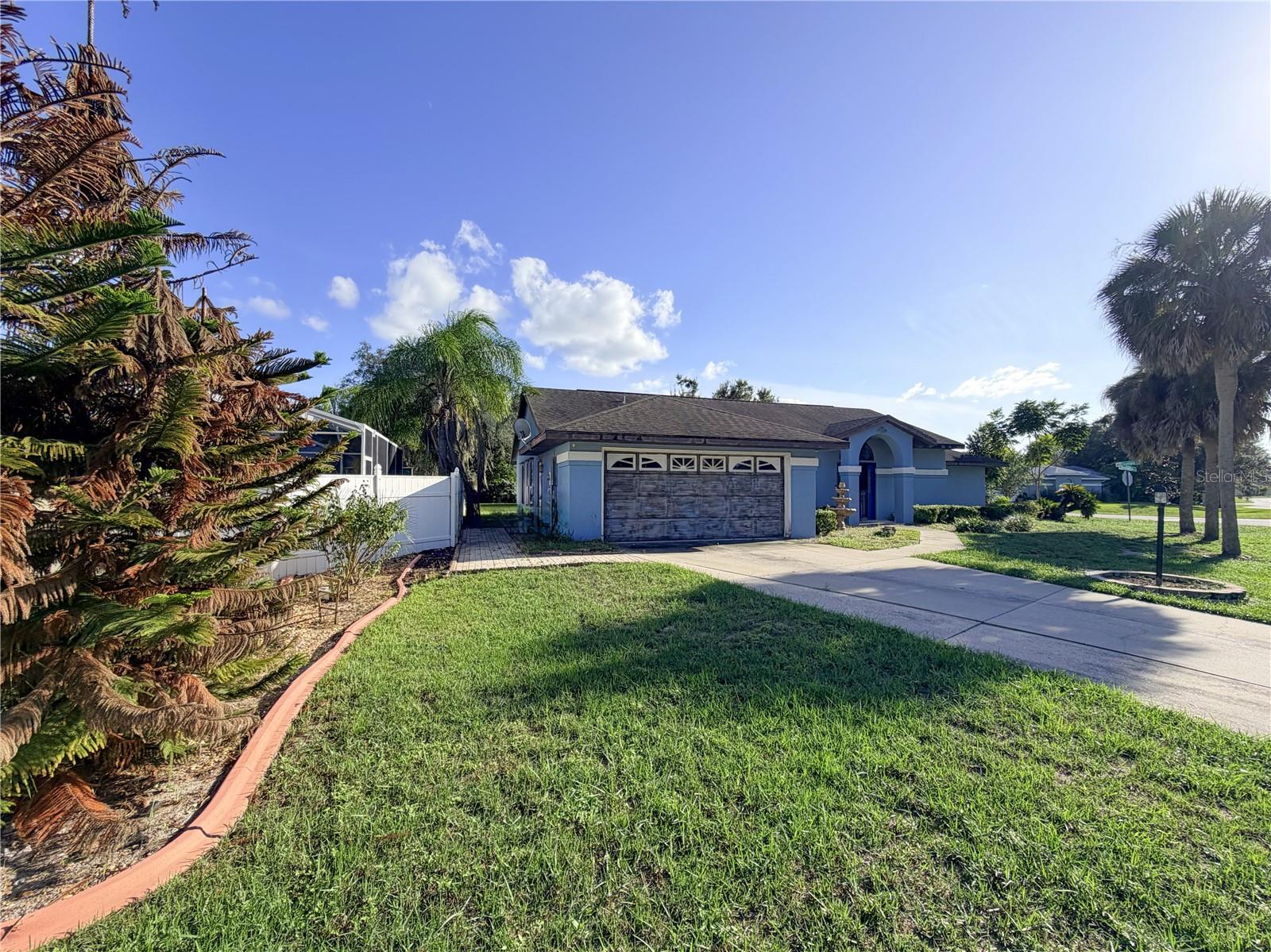 11240 FOUNTAIN LAKE BOULEVARD