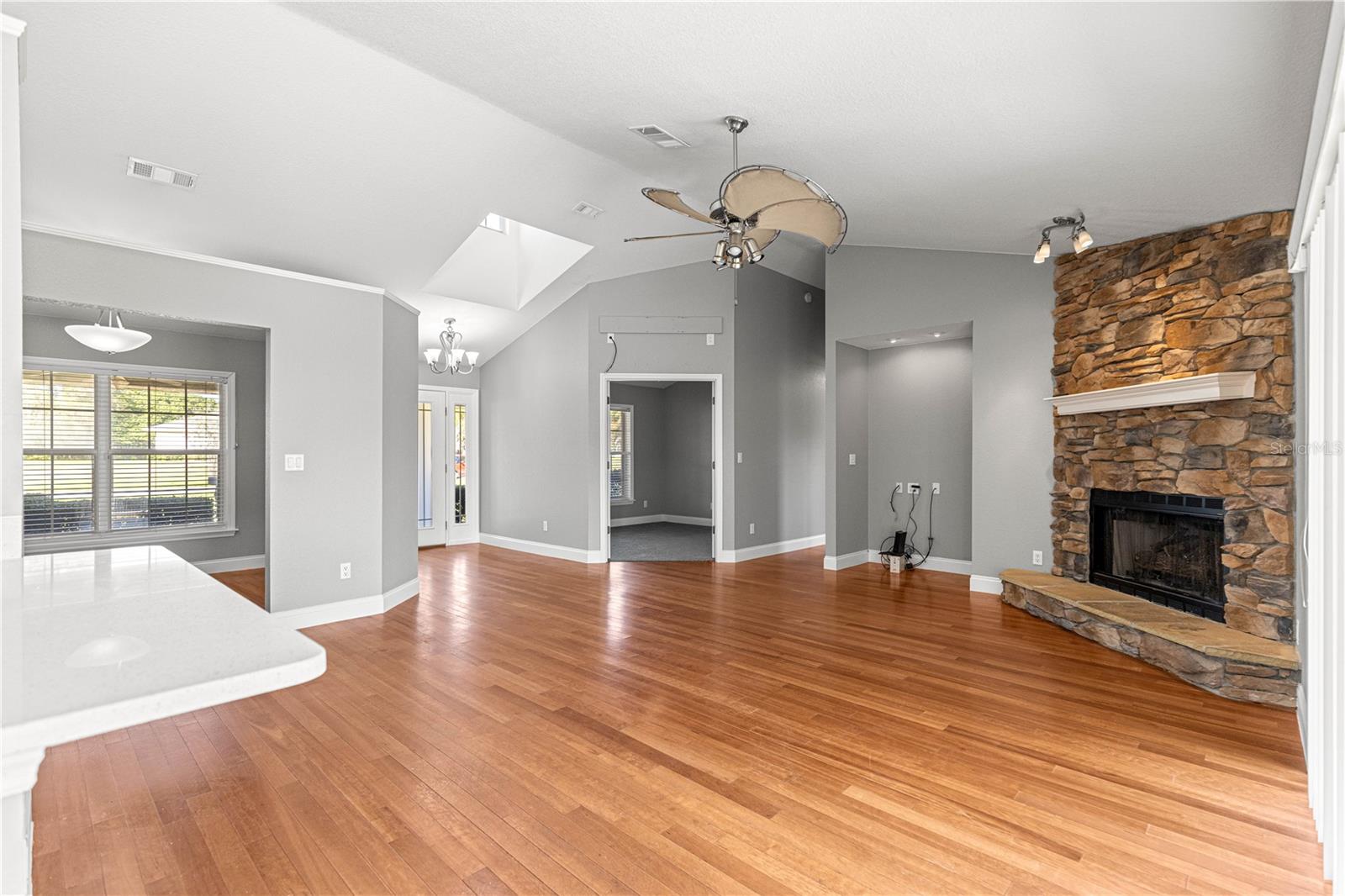 COBBLESTONE PH 01 - Residential