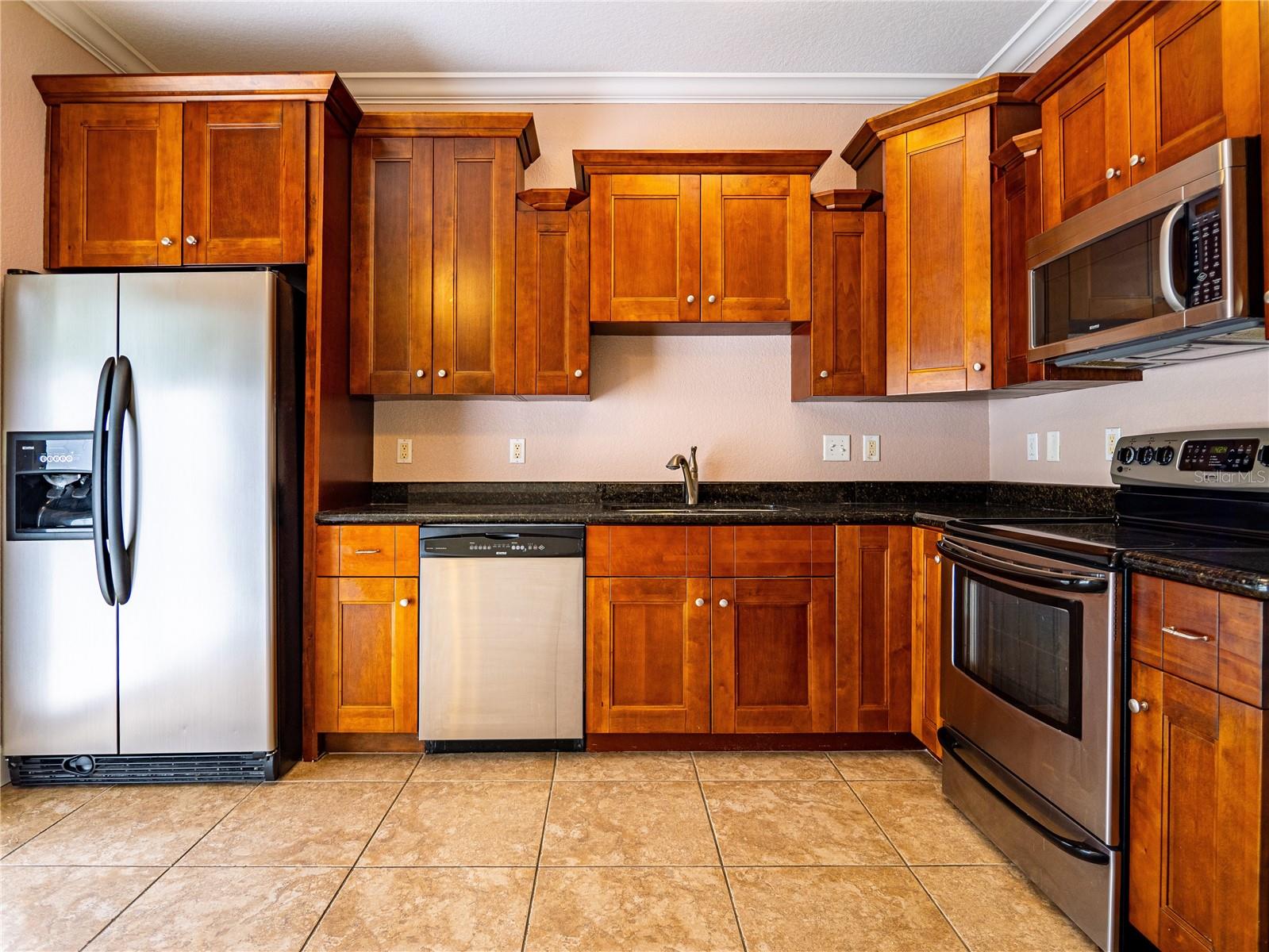 ALEXANDER WOODS TWNHMS - Residential Lease