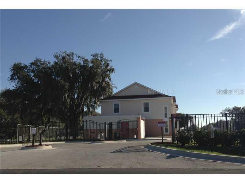ALEXANDER WOODS TWNHMS - Residential Lease