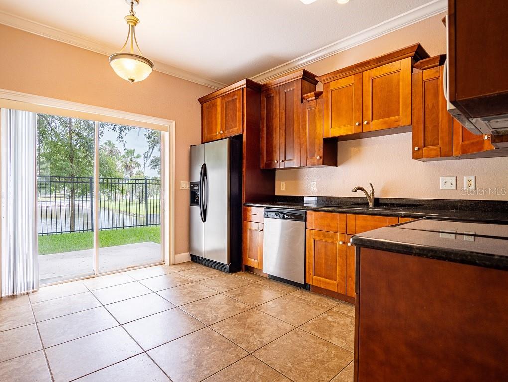 ALEXANDER WOODS TWNHMS - Residential Lease