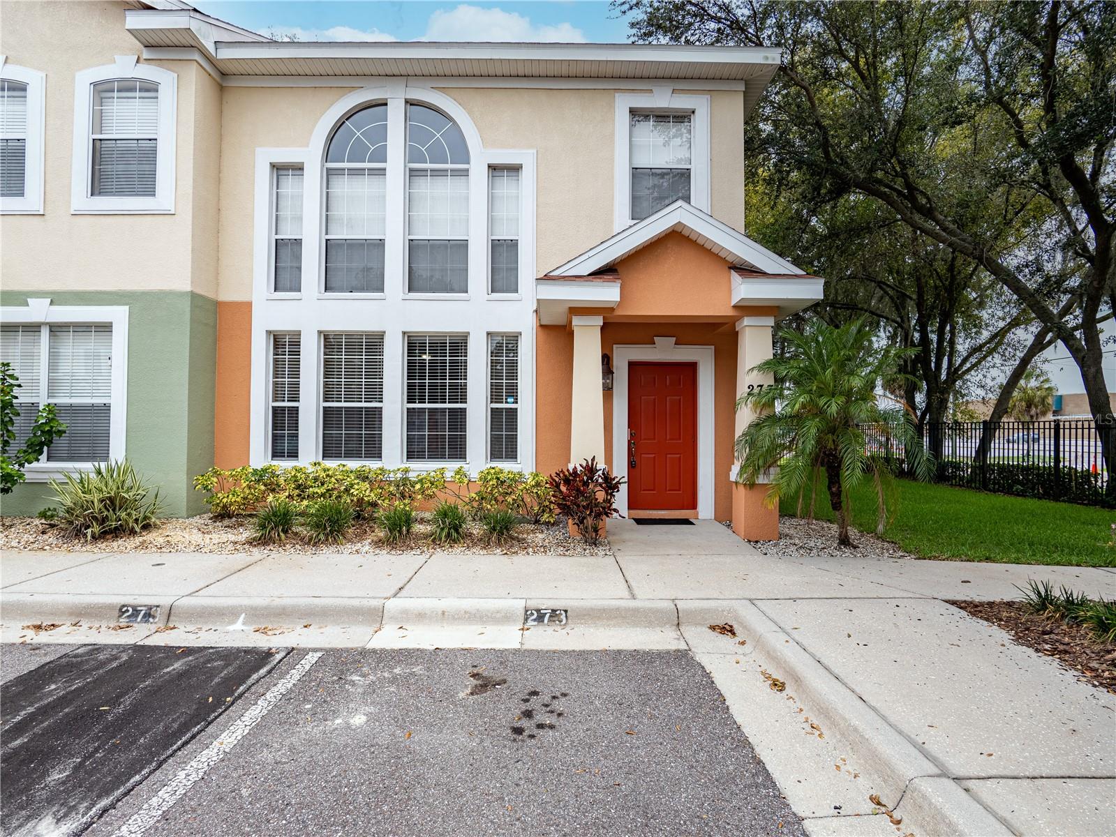 ALEXANDER WOODS TWNHMS - Residential Lease