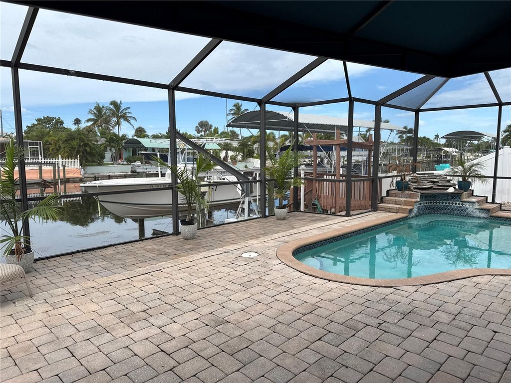 Photo of 4216 Royal Palm Drive, Bradenton, FL 34210 (MLS # A4658987)