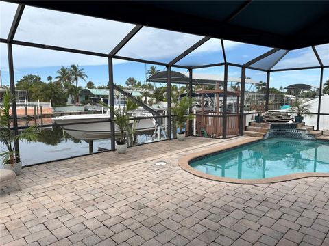 Photo of 4216 Royal Palm Drive, Bradenton, FL 34210 (MLS # A4658987)