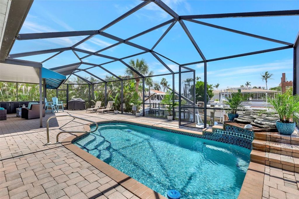 Photo of 4216 Royal Palm Drive, Bradenton, FL 34210 (MLS # A4658987)