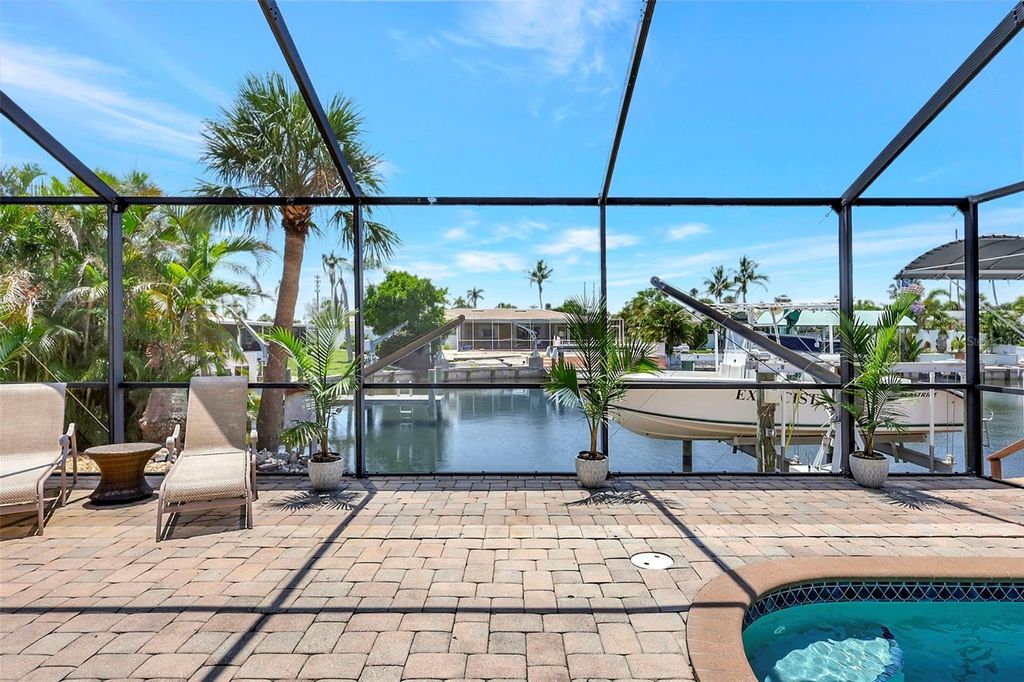 Photo of 4216 Royal Palm Drive, Bradenton, FL 34210 (MLS # A4658987)