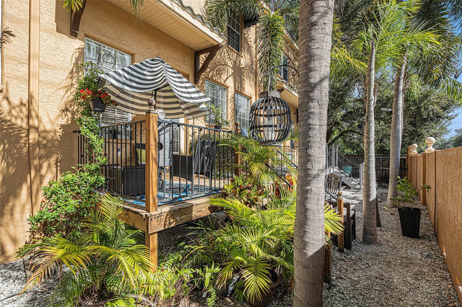 HANSEN MANOR TWNHMS - Residential