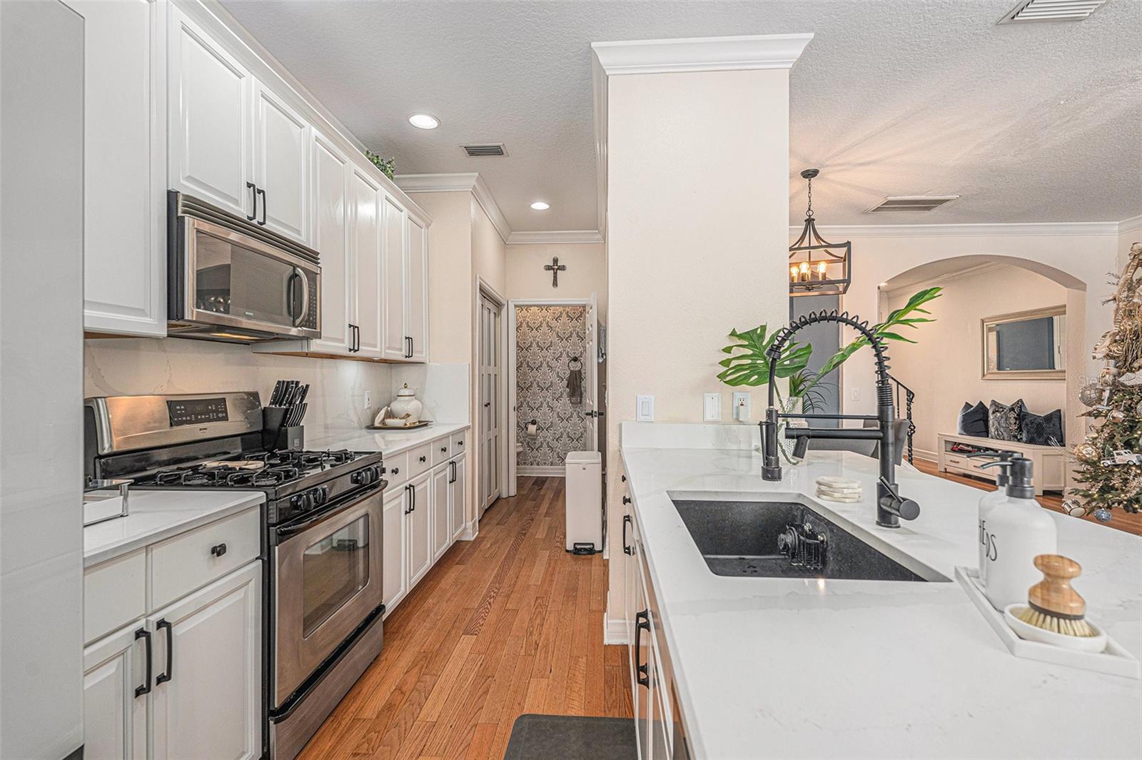 HANSEN MANOR TWNHMS - Residential