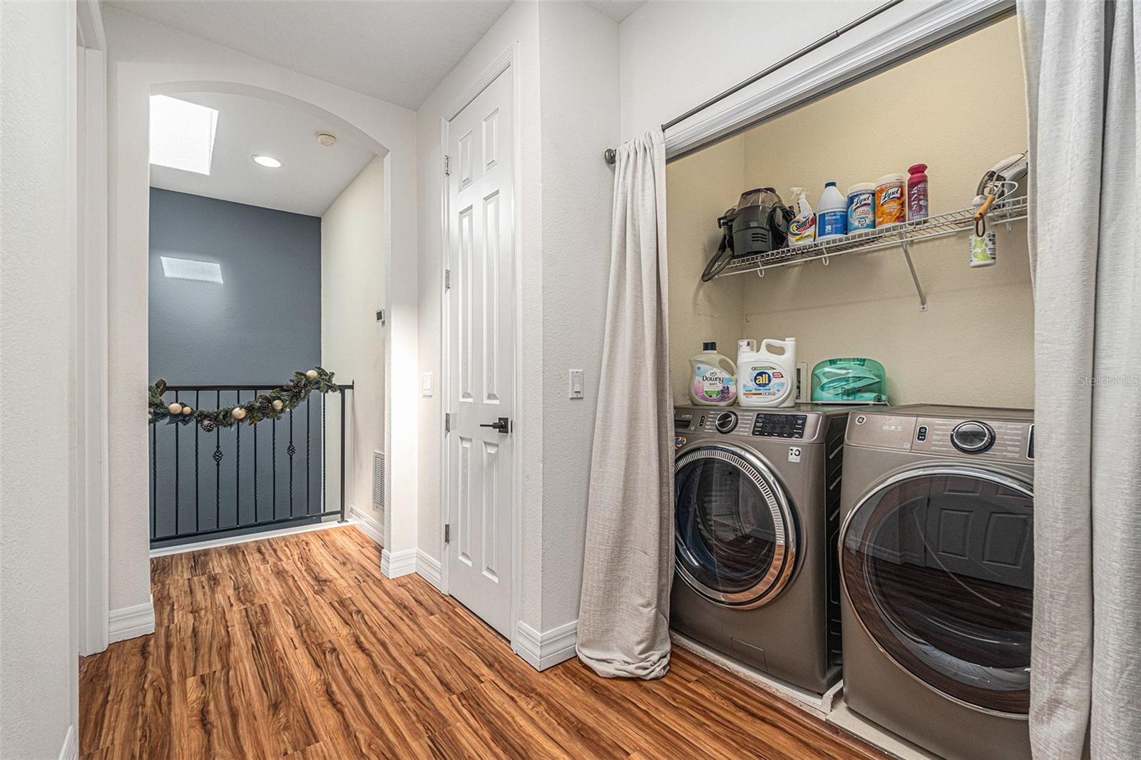 HANSEN MANOR TWNHMS - Residential