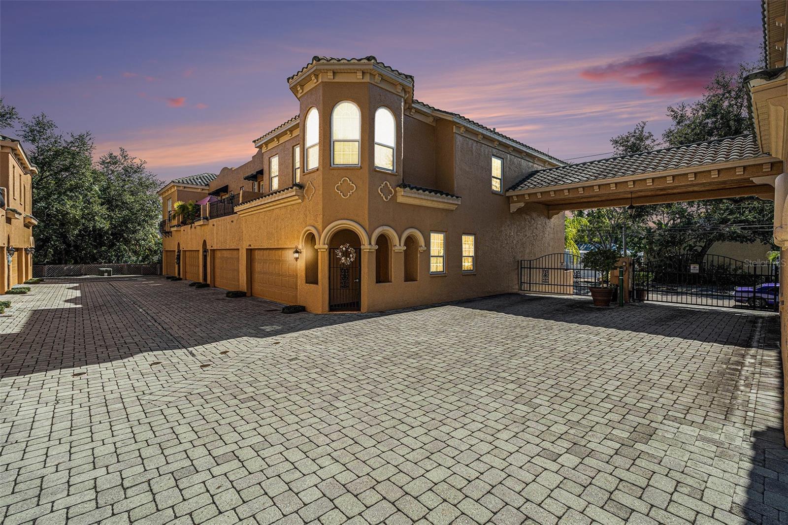 HANSEN MANOR TWNHMS - Residential