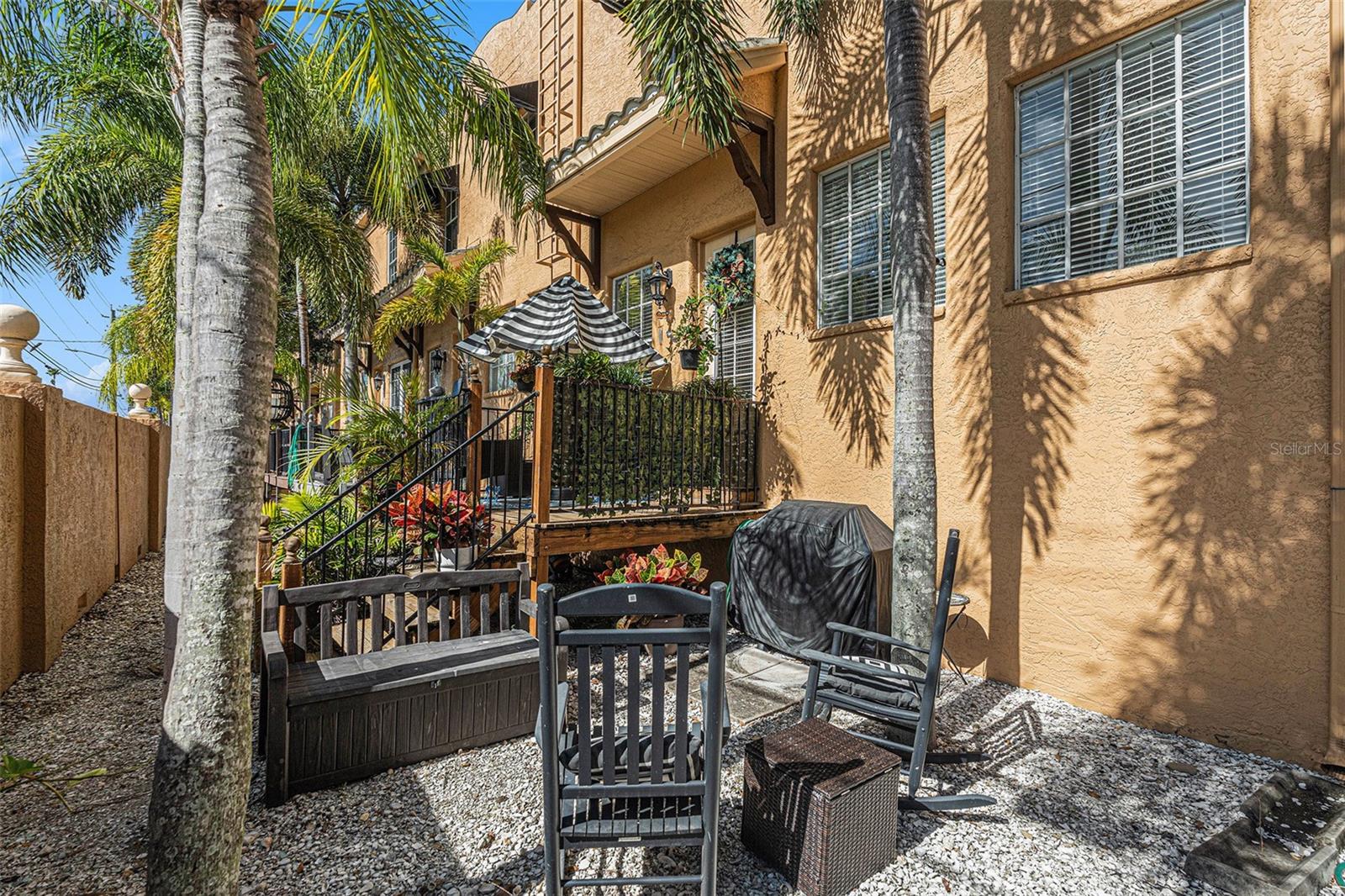 HANSEN MANOR TWNHMS - Residential