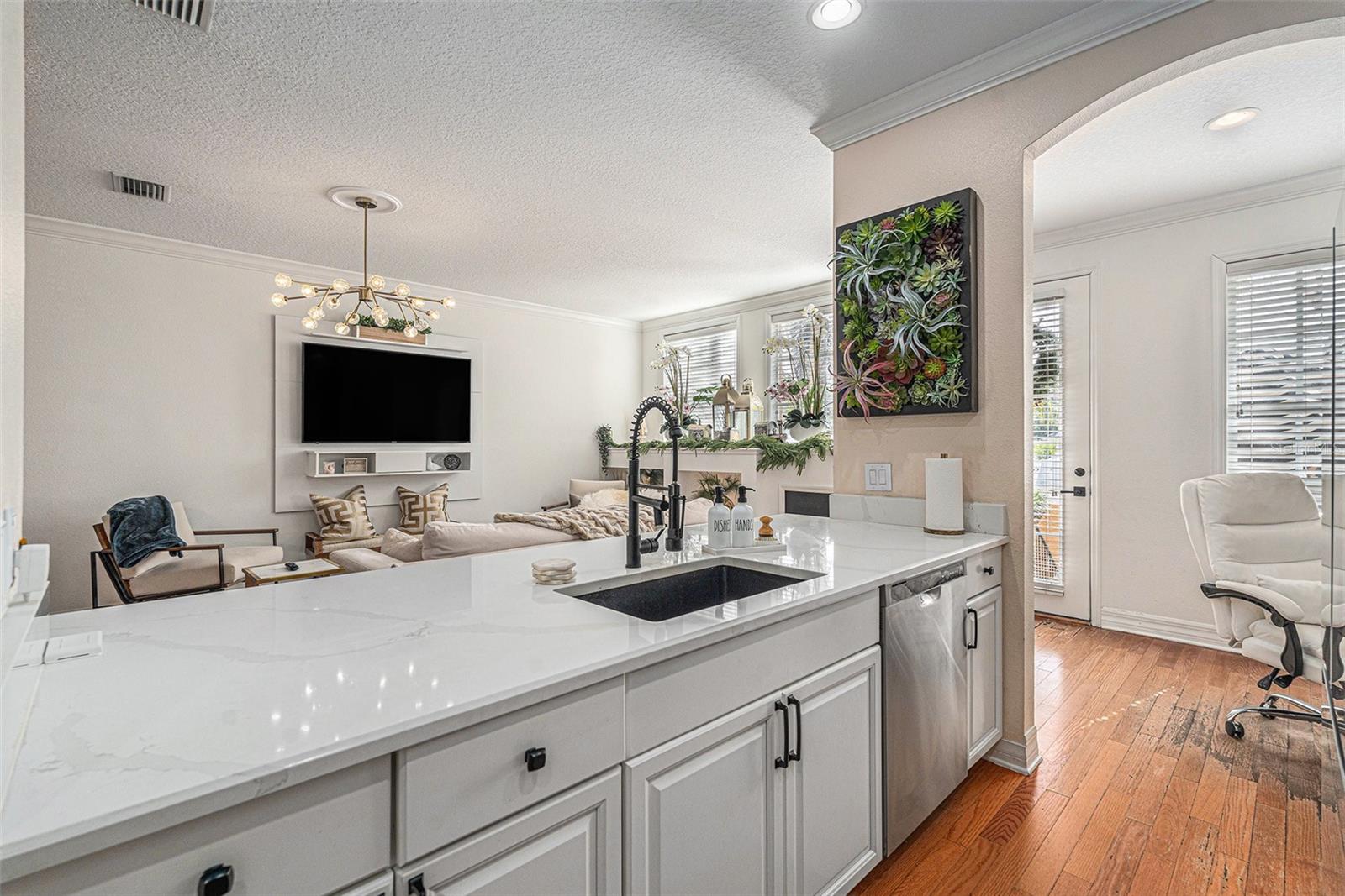 HANSEN MANOR TWNHMS - Residential