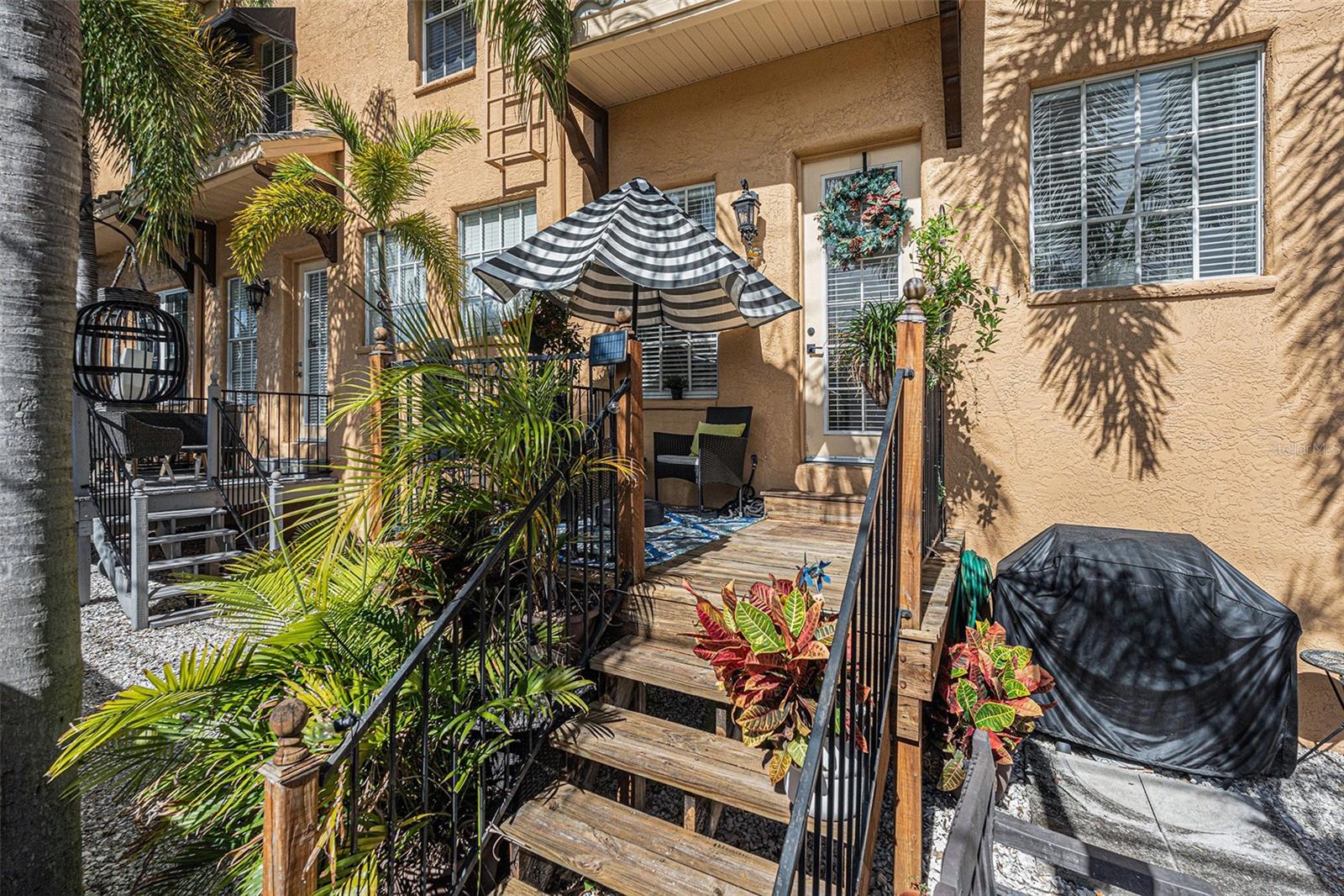 HANSEN MANOR TWNHMS - Residential