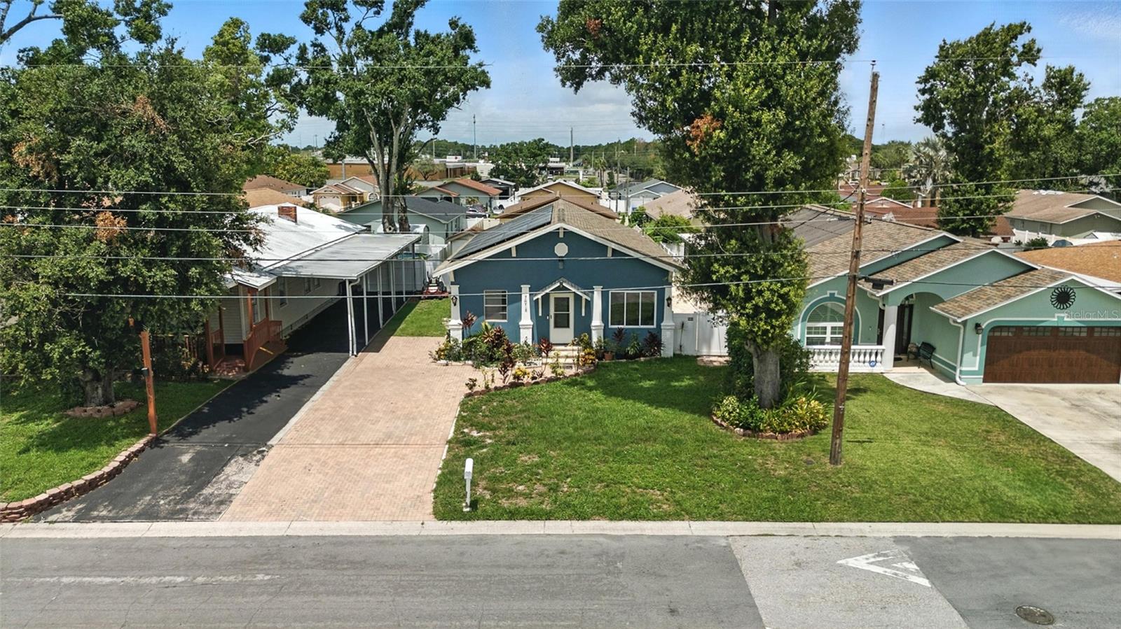 7012 N HUBERT AVENUE