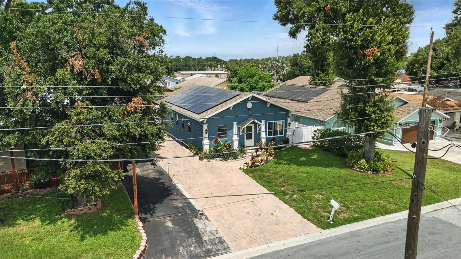 7012 N HUBERT AVENUE