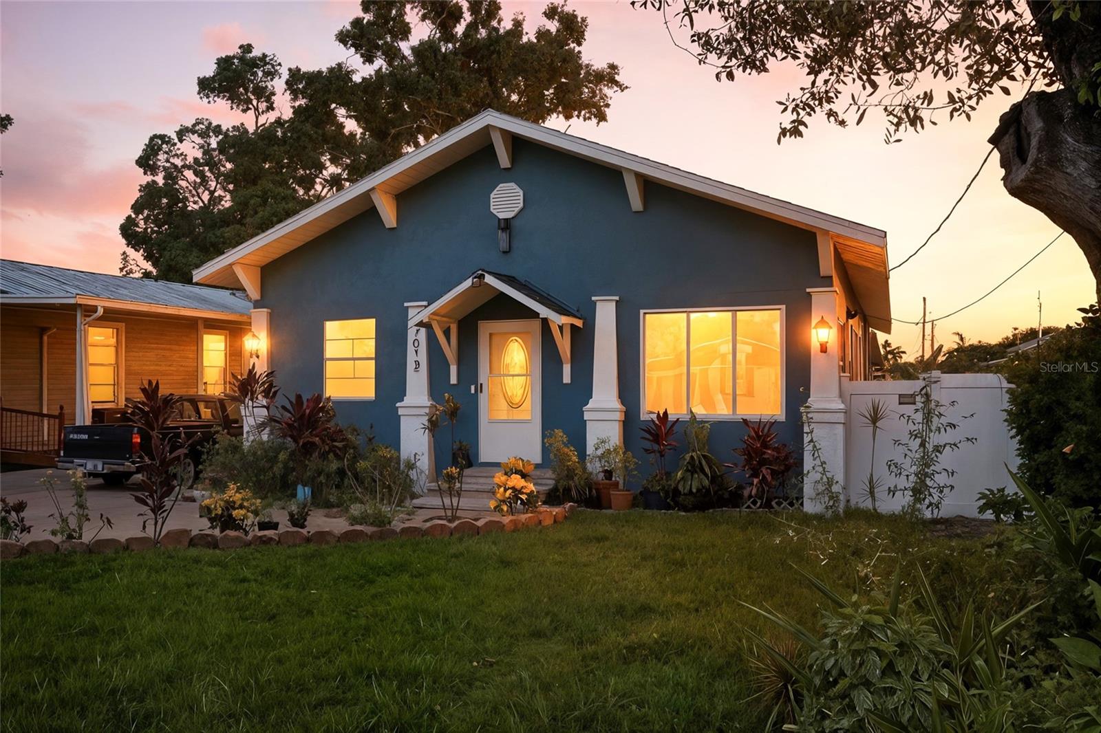 7012 N HUBERT AVENUE