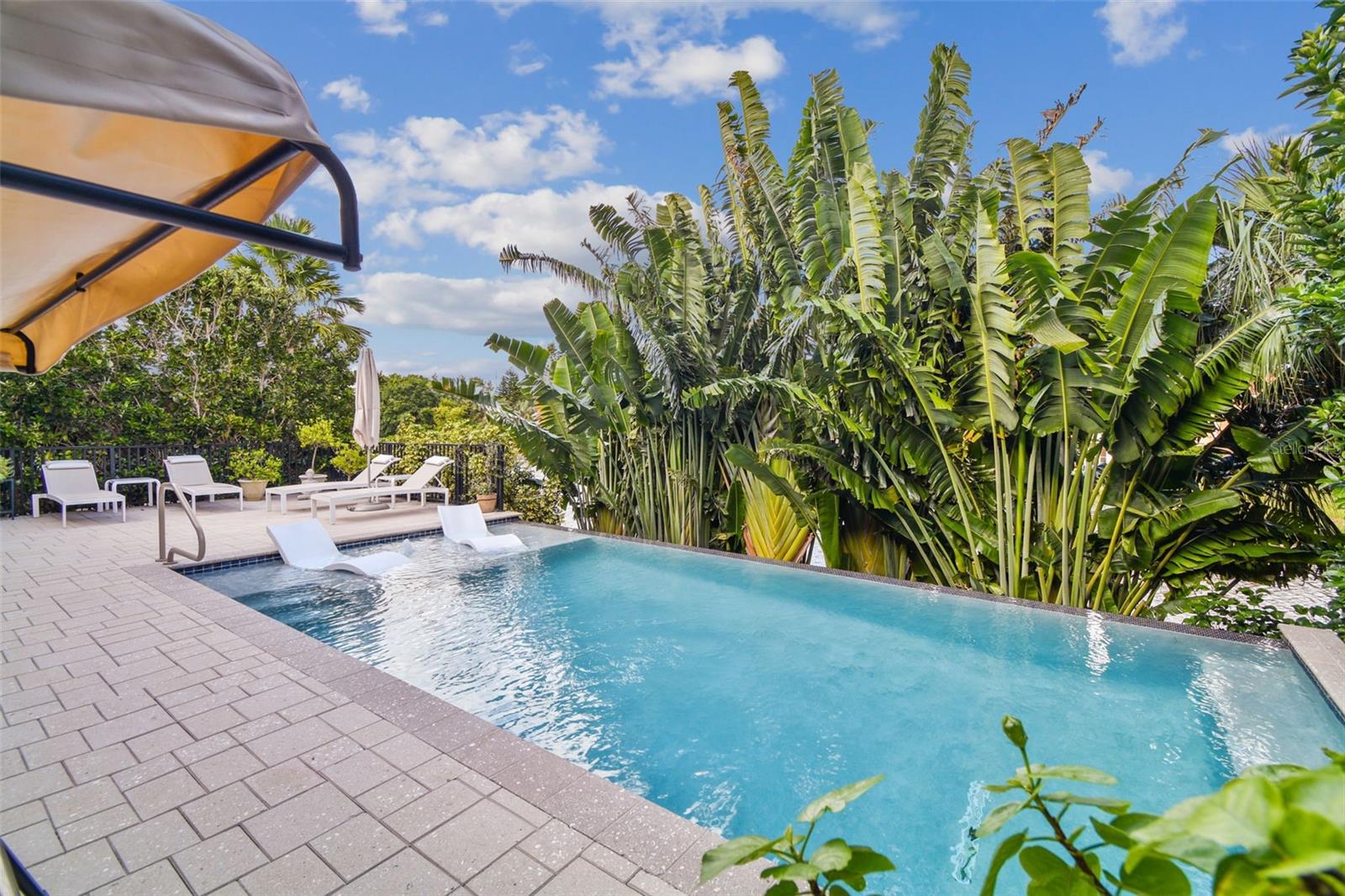 MARINA BAY PH I & II - Residential