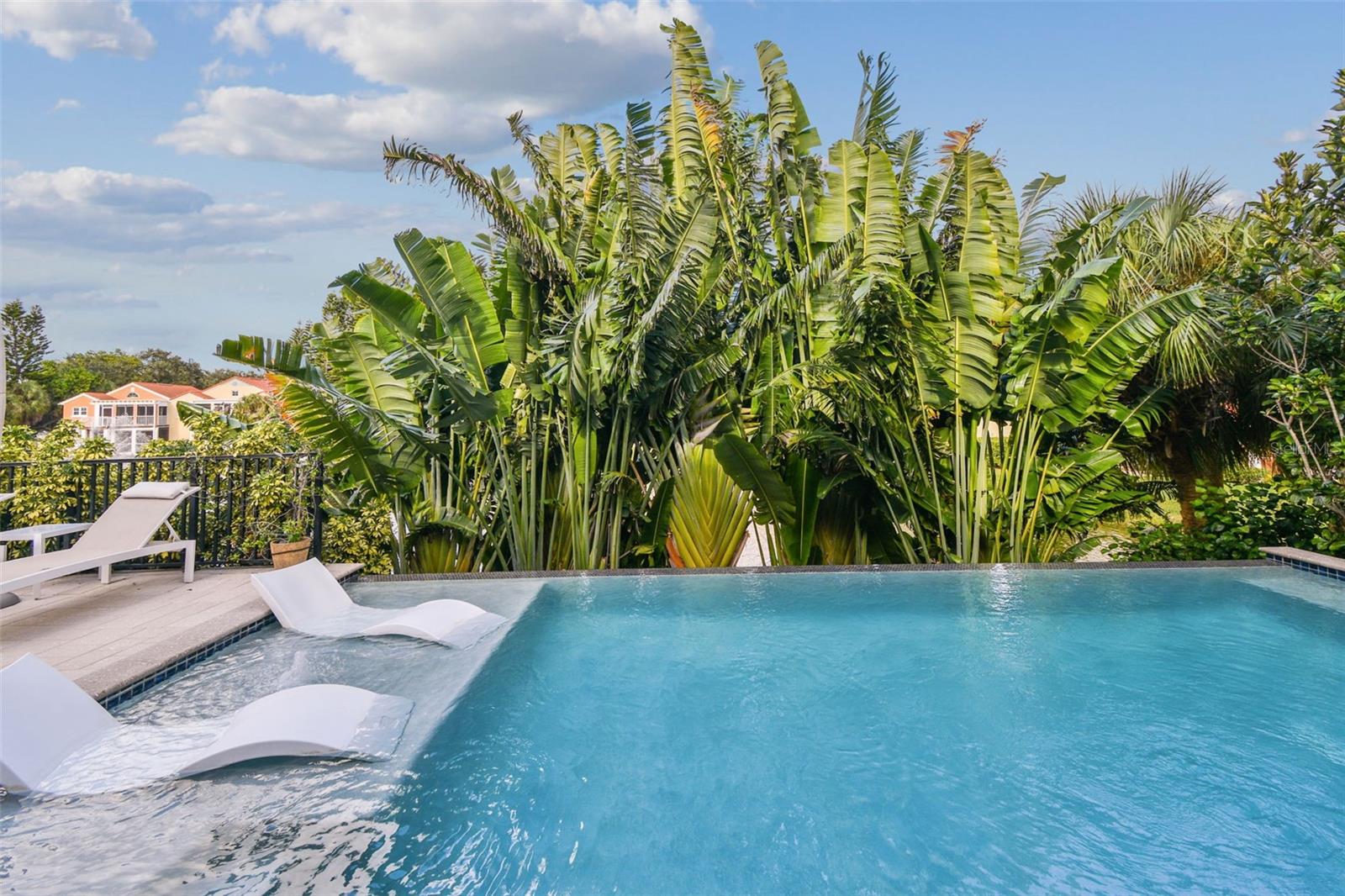 MARINA BAY PH I & II - Residential