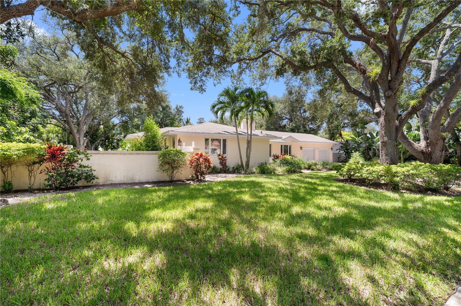 1722 NORTH DRIVE