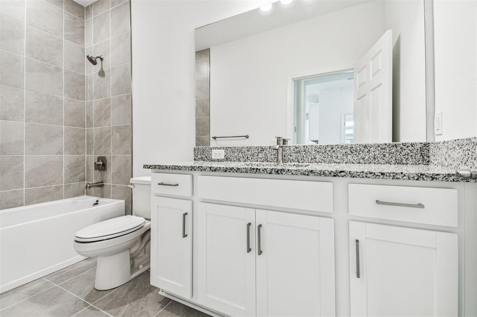 SWEETWATER VILLAS AT LAKEWOOD RANCH - Residential