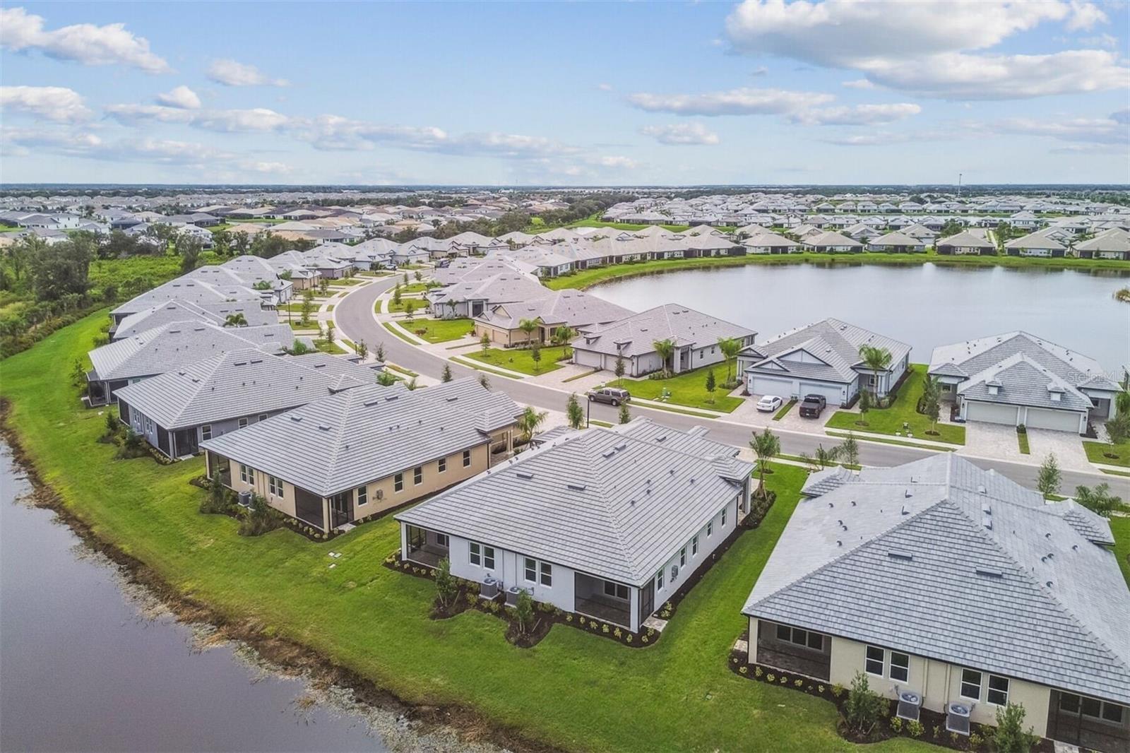 SWEETWATER VILLAS AT LAKEWOOD RANCH - Residential