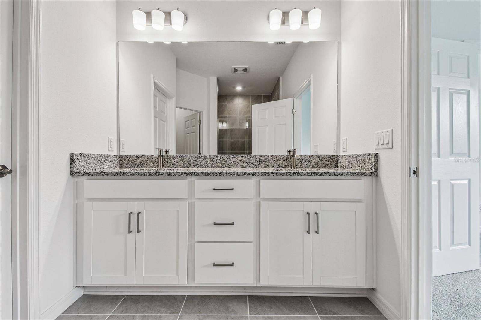 SWEETWATER VILLAS AT LAKEWOOD RANCH - Residential