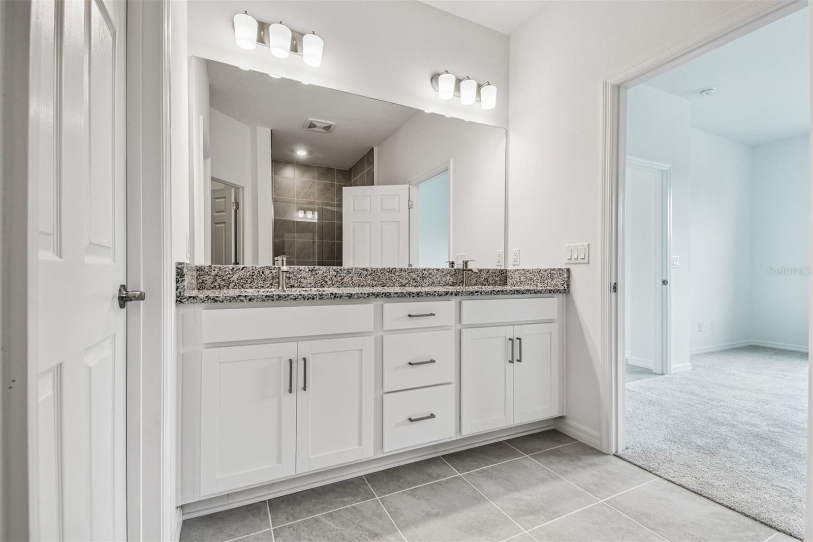 SWEETWATER VILLAS AT LAKEWOOD RANCH - Residential