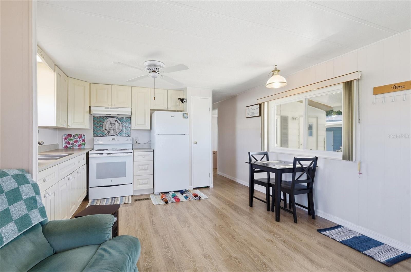 1532 47TH AVENUE DRIVE E