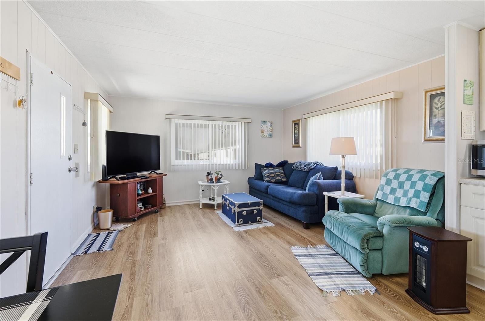 1532 47TH AVENUE DRIVE E