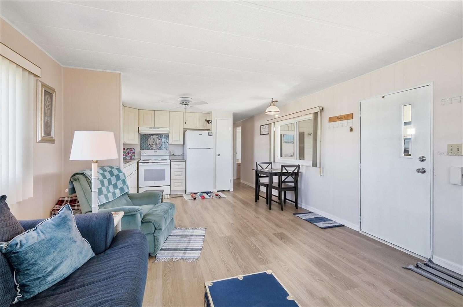 1532 47TH AVENUE DRIVE E