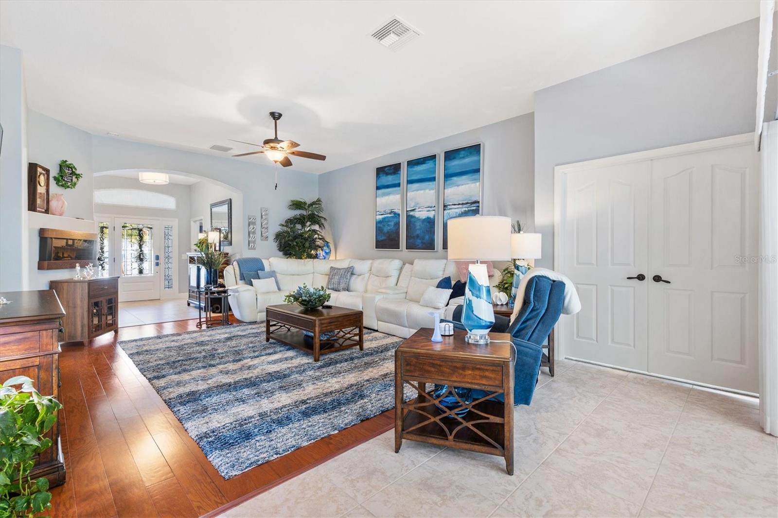 562 BRADFORD LOOP