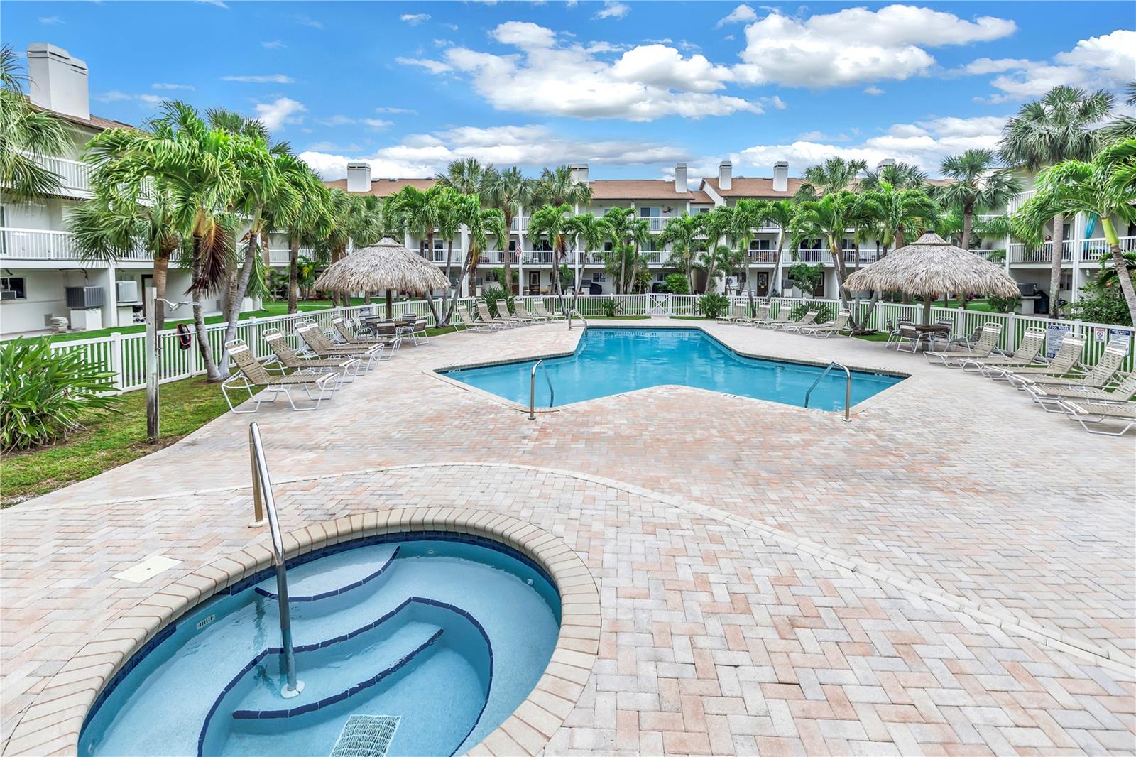 PALMS OF TIERRA - Residential