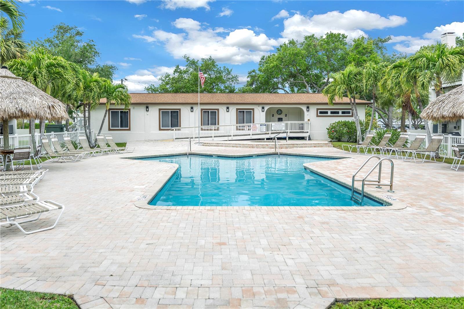 PALMS OF TIERRA - Residential