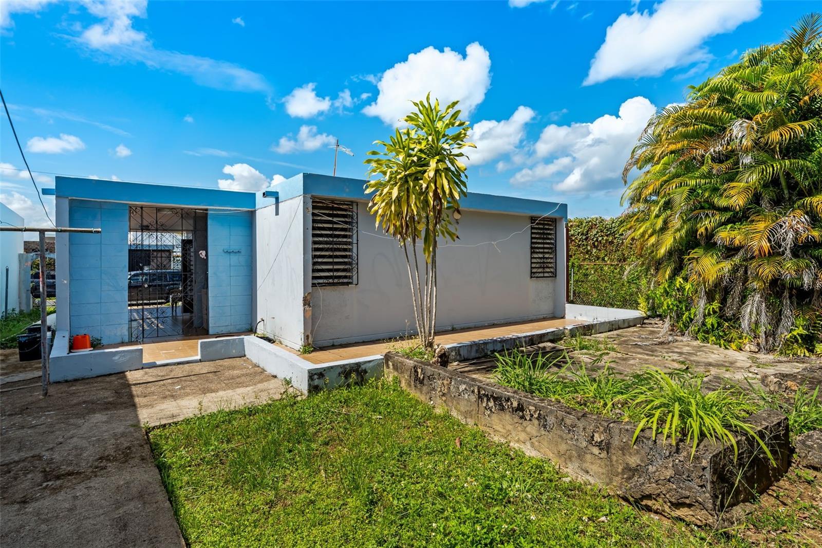 Aw-18 CALLE DOMINGO DELGADO